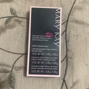 New Mary Kay Ultra Stay Lip Kit